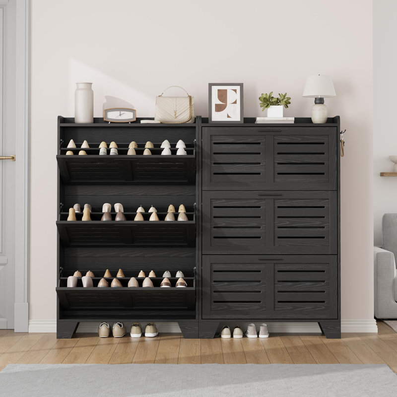 Meuble à chaussures étroit de style campagnard avec 3 tiroirs à charnières et crochets latéraux, portes persiennes, étagères amovibles et réglables, profondeur de 24 cm (9,4 pouces) pour le rangement dans une entrée ou un couloir.