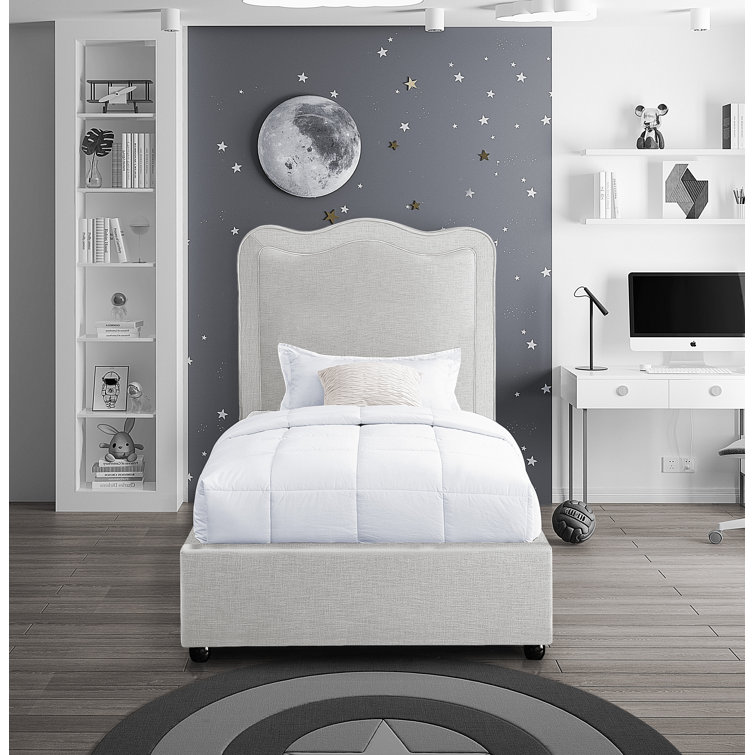 Amala Upholstered Scalloped Bed