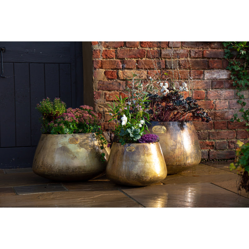 Leonard Metal Pot Planter
