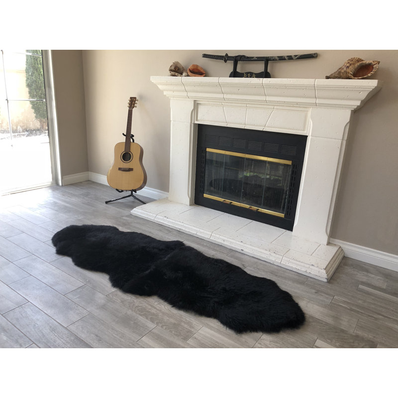 Tapis noir en peau de mouton Amaranta, Nouveauté 2 pi x 5 pi 5 po