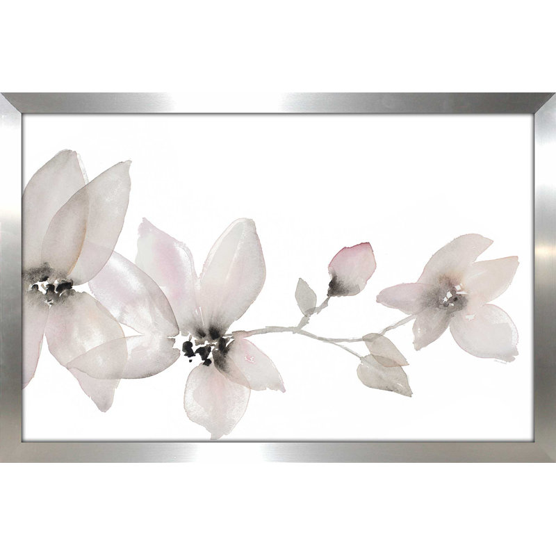 «Blooming Whispers I», reproduction de peinture à l'aquarelle, H 27,5 po x l 39,5 po x P 0,75 po, Encadrement argenté