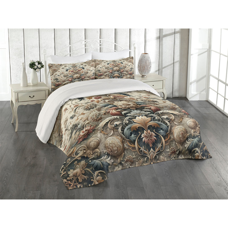 Floral Coverlet, Queen Coverlet + 2 Standard Shams