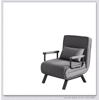 Chaise pliante multifonctionnelle avec dossier et coussin réglables pour une assise et un sommeil confortables, parfaite pour les petits espaces et polyvalente.