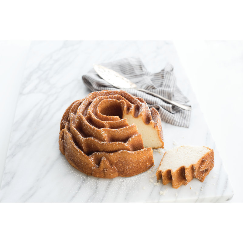 Nordic Ware Non-Stick Round Rose Pan