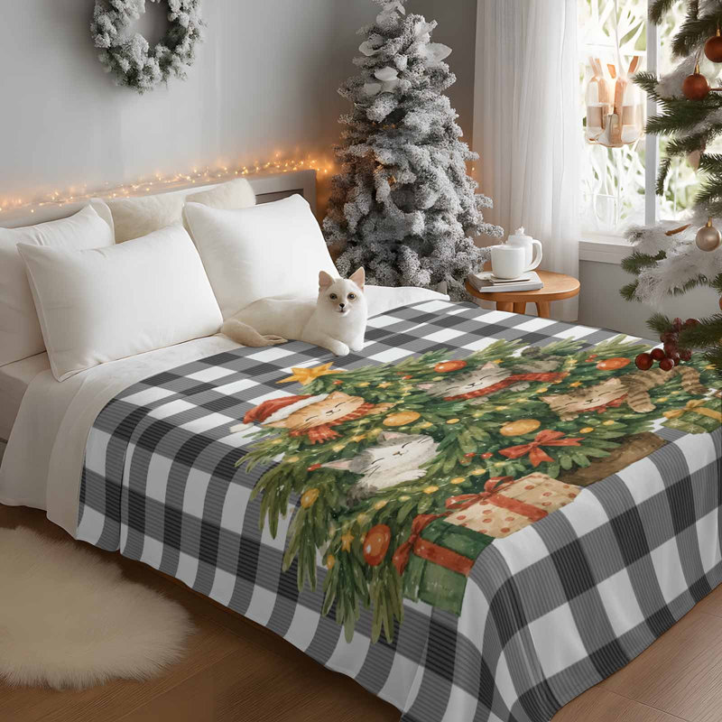 Plaid polaire 127 x 152 cm, motif chat de ferme et sapin de Noël, doux et léger, idéal pour l'hiver et Noël, à carreaux noirs et blancs, pour canapé et canapé, en toute saison. De plus, un sac fourre-tout en toile avec un chapeau de Noël pour chat vous est offert.