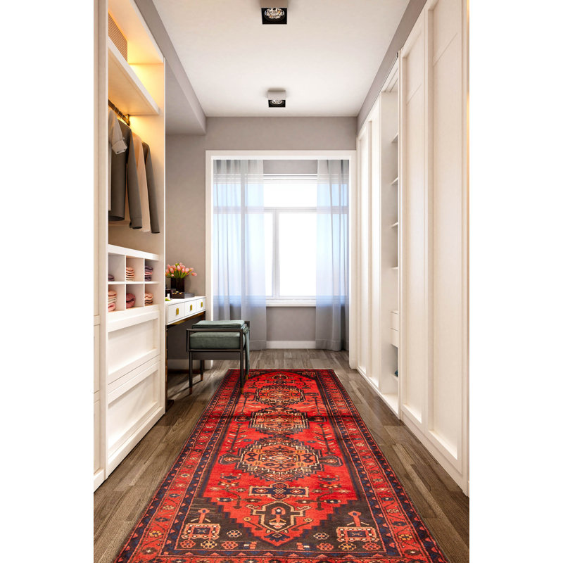 Tapis rouge Anadol 3 pi 4 po x 9 pi 3 po