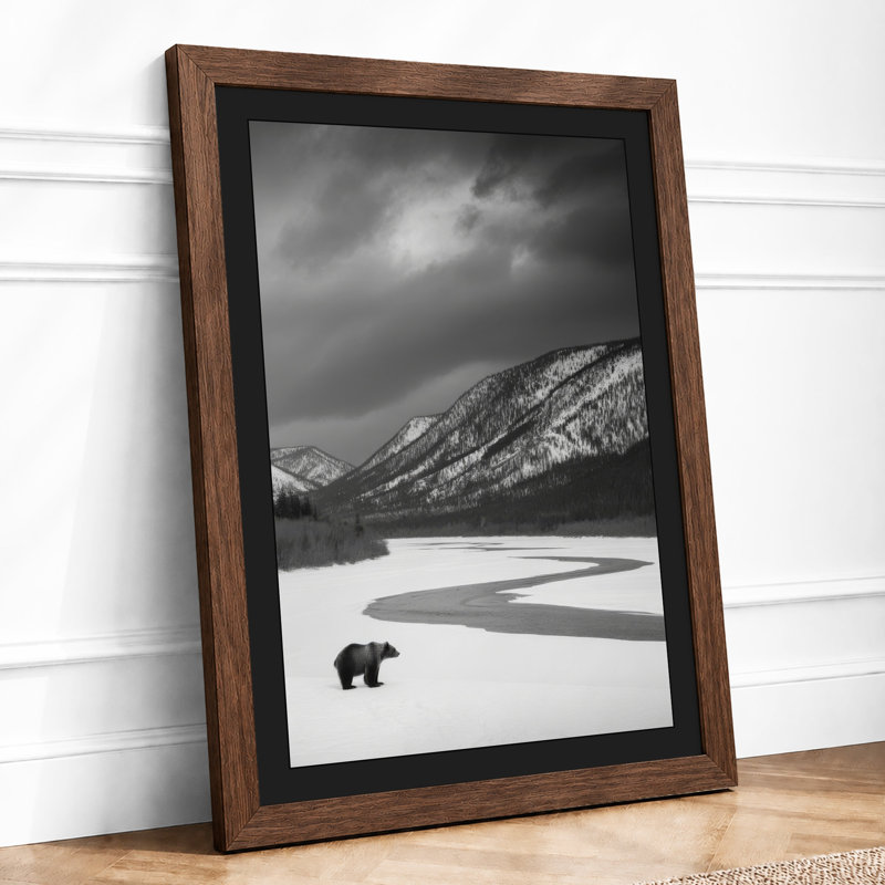 Bear in Isolation Scandinavian - Framed Print, A4 - 29.7 x 21.0 cm, Walnut