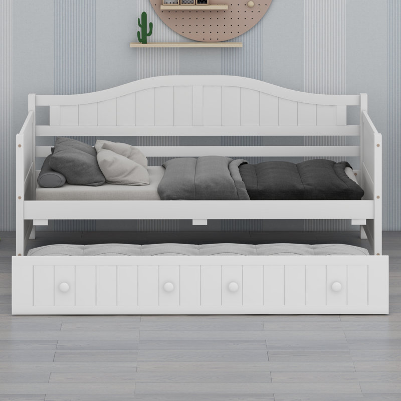 Versatile Sofa-Style Daybed With Built-In Trundle Solution