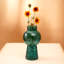 Petit vase moderne en entonnoir-798646710