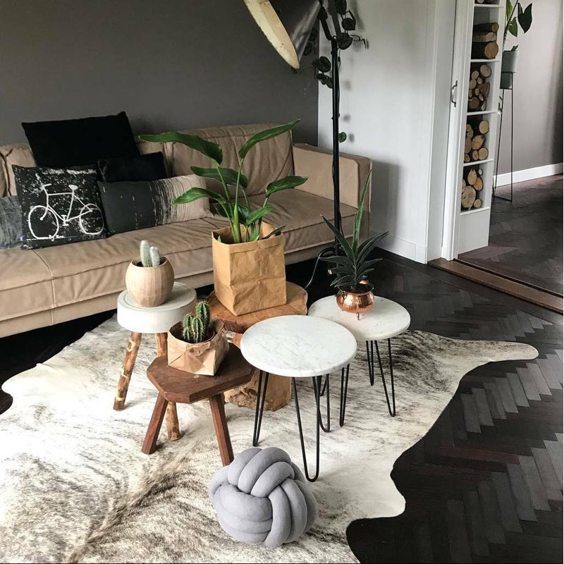 Tapis en cuir de vache clair Fraher, Nouveauté : 5 pi 6 po x 6 pi 6 po