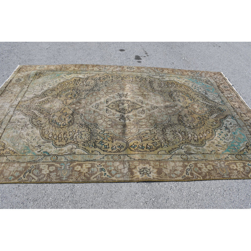 Tapis turc rétro avec d'élégants motifs de tons de terre parfaits pour un décor intemporel bleu / brun