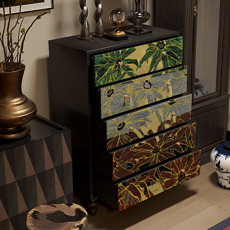 Petite armoire de luxe rétro