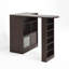 Armoire de bar rotative avec 6 espaces de rangement et 2 portes en verre nervuré, panneaux de fente de table d'aspect noyer pour la décoration intérieure