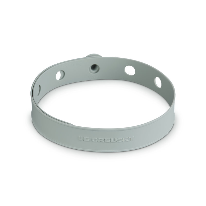 Le Creuset Silicone Travel Latch, Oyster, Green