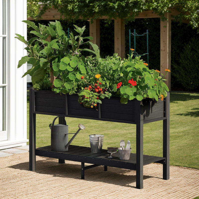 Slawa Elevated Planter, Black