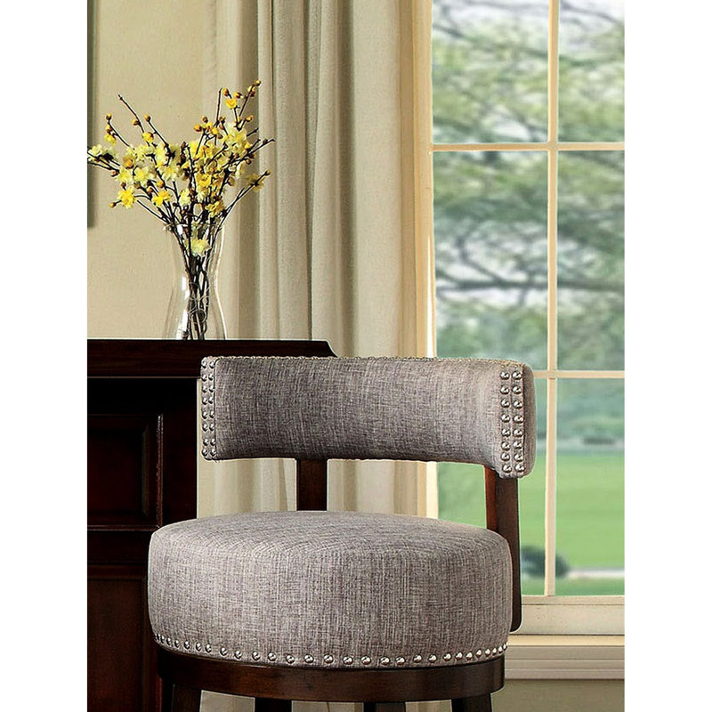 De 2 tabourets de bar pivotants de 25 po, tissu chêne foncé / gris, sièges et dossiers rembourrés, look contemporain, garniture cloutée dans les tabourets de cuisine 2 pièces, sièges en tissu avec pieds en chêne, look pour