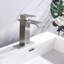 Robinet de lavabo de salle de bain à poignée simple avec bonde escamotable Waterfall-125382405