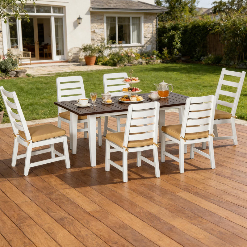 Ensemble repas d'extérieur pour six avec trou pour parasol et coussins moelleux