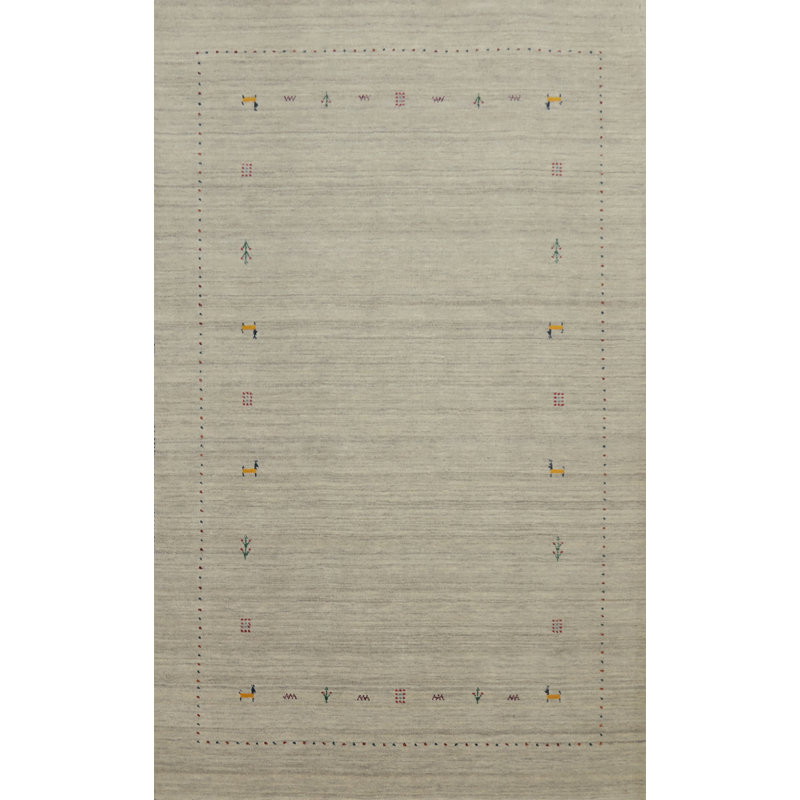 Tapis raffiné de style Gabbeh 5 x 8 avec des motifs tribaux discrets