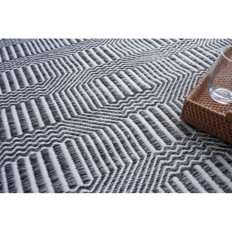 Rectangle Naples Geometric Handmade Flatweave Recycled P.E.T. Area Rug in Gray, Rectangle 10' x 14', Charcoal