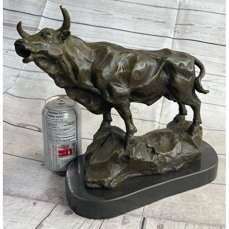 Sculpture Bull