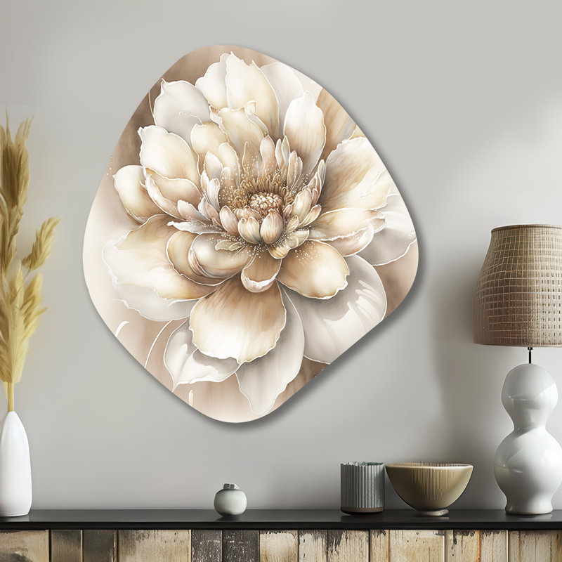 Simple fleur beige II - art mural asymétrique en forme de nébuleuse florale, H 35 po x l 31 po