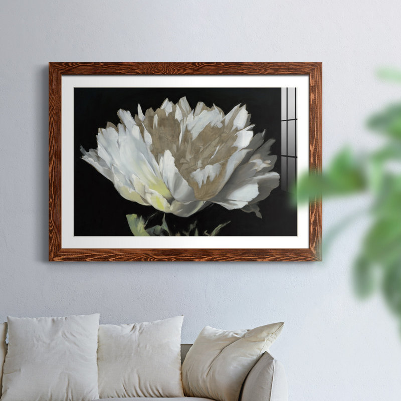 Pivoine blanche - reproduction de photo encadrée sur papier, Cadre en érable, H 31 po x l 44 po x P 1 po