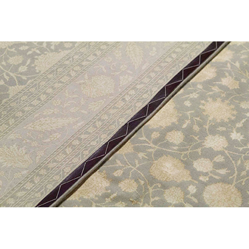 Oriental Area Rug in Beige/Gray