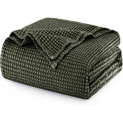 Machine Tufted Throw Blanket