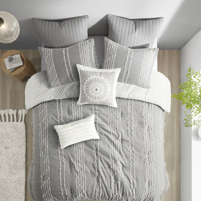 3 pièces d'édredon en coton double / grand gris. Tissu 100% à rayures verticales. Rayures brodées réversibles de couleur sur fond gris et motif gris. Comprend 2 taies décoratives assorties. Machine