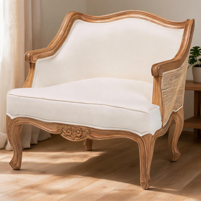 Fauteuil d'appoint rembourré en tissu, style français traditionnel pour les petits espaces de vie, assise basse en lin beige et chêne miel