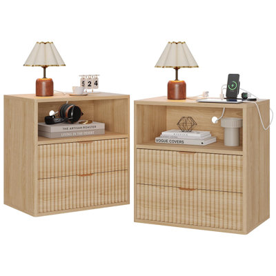 Ensemble de 2 tables de chevet cannelées avec station de charge, table de chevet moderne Mid-Century, table de bout à 2 tiroirs avec rangement, table de chevet pour canapé de chambre à coucher