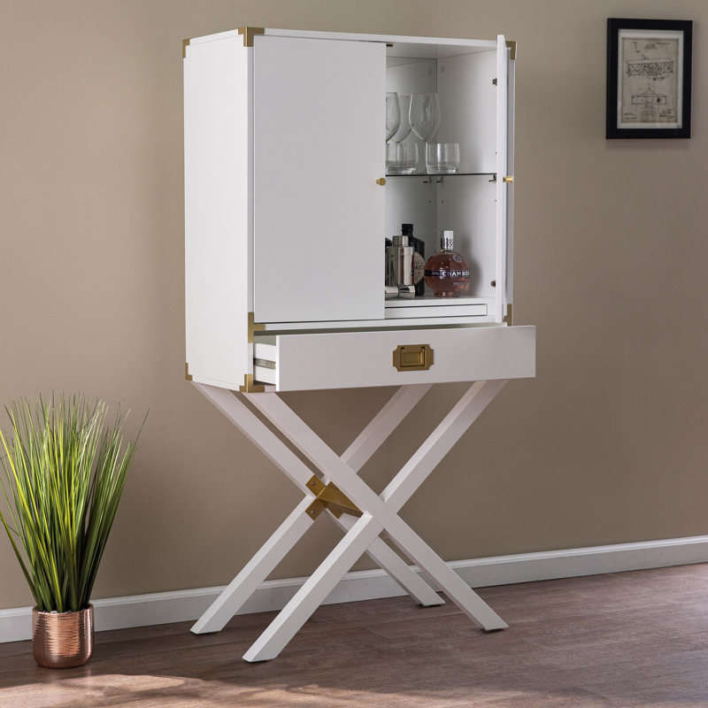 Grande armoire de campagne avec rangement Campaign