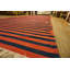 Très grand tapis indien tissé à plat rouge sur fond rouge Dhurrie