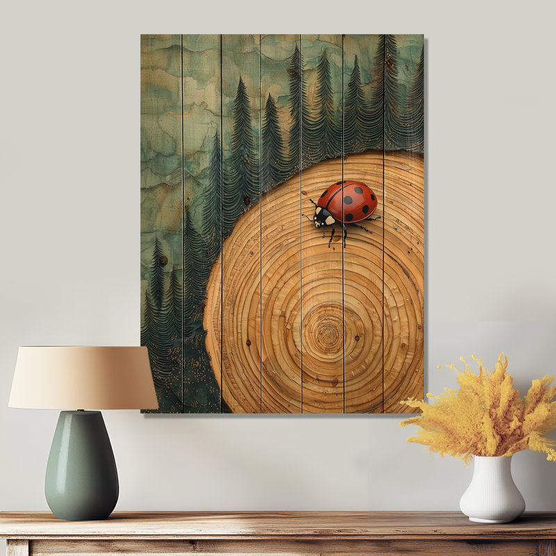 «Ladybug At The Forest On Slide III» - Art mural en bois de coccinelle - sur bois de pin naturel