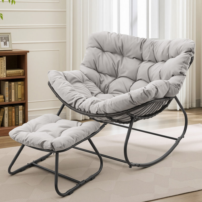 Chaise berçante de patio avec repose-pieds, Gris clair