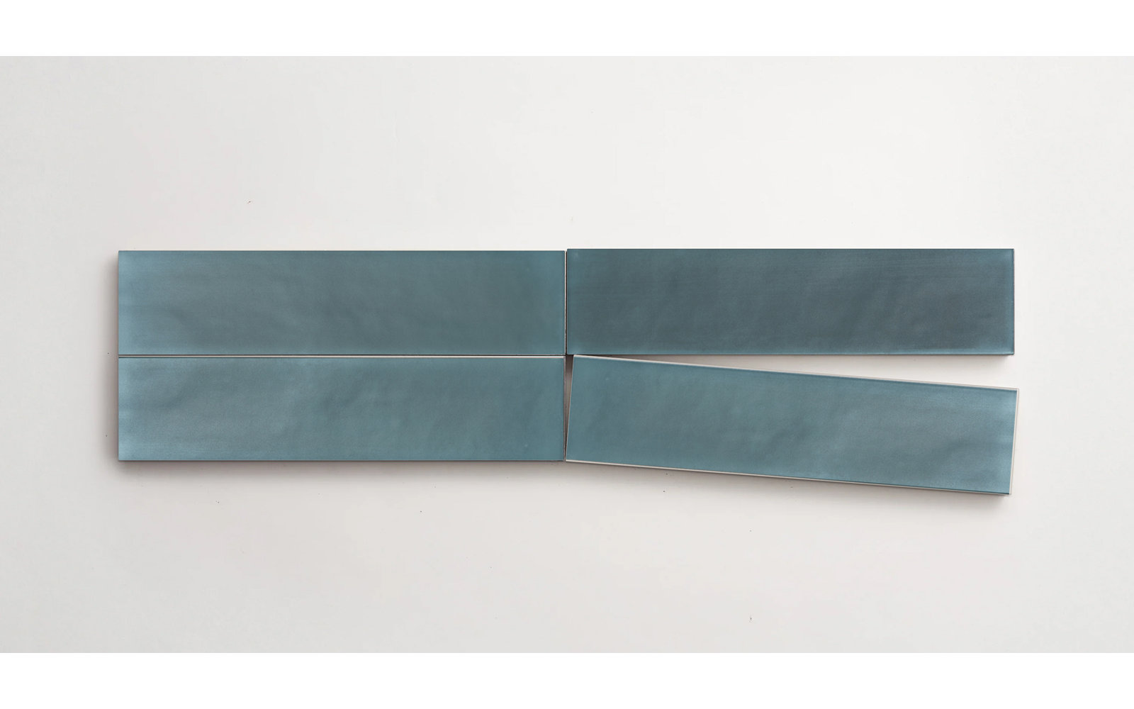 Moxy 2.3" x 9.7" Matte, Pavone