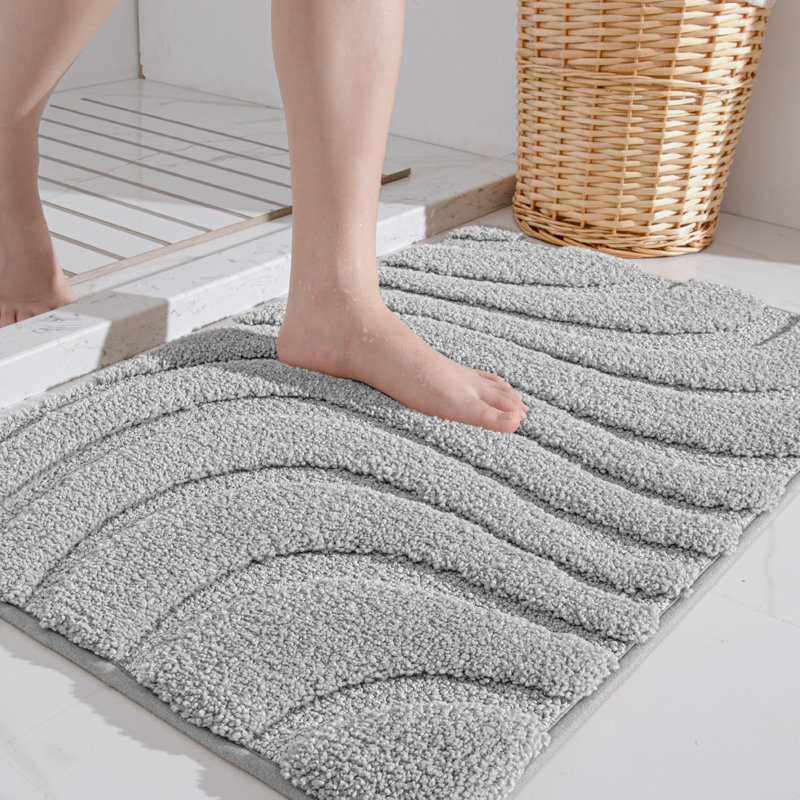 Gagetown Microfiber / Microsuede Non-Slip Bath Rug, 20" W x 32" L, Light Gray