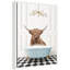 «Highland Cow in Blue Bathaign on Checker Floor» par Amy Peterson, reproduction d'art sur toile encadrée