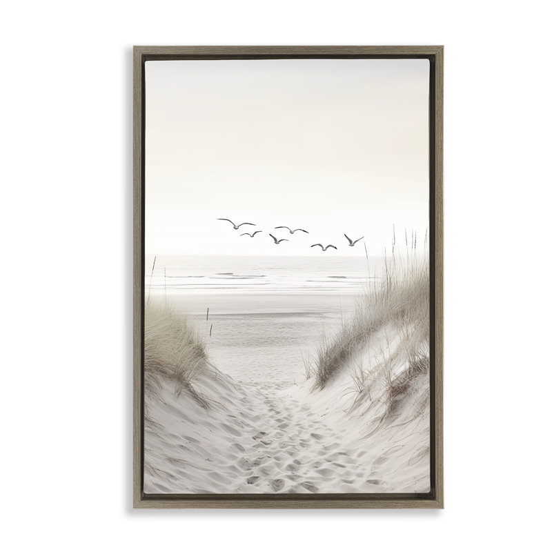 Cadre flottant Seagulls over Sandy Footprints, design par Decent Exposures, H 31 po x l 21 po, Cadre flottant orme Montalcino