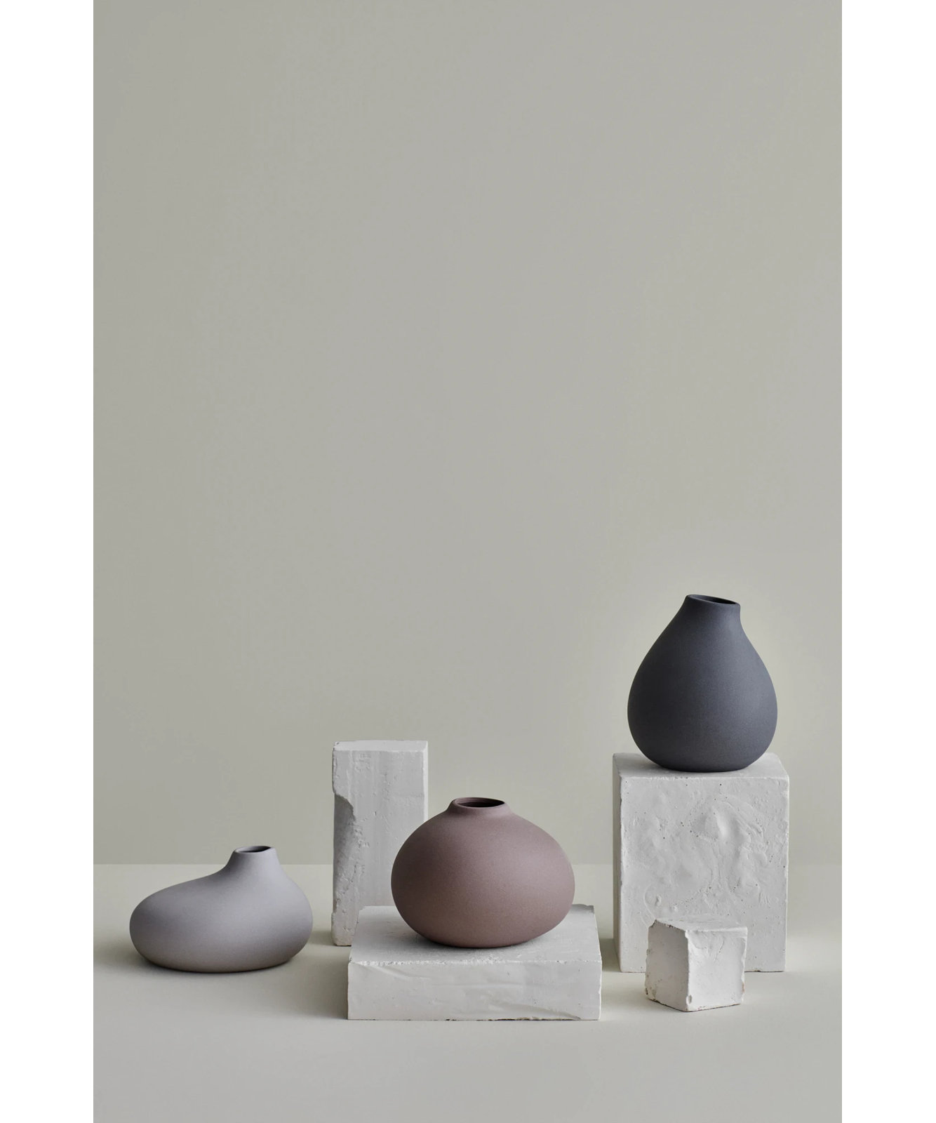 Nona Porcelain Table Vase