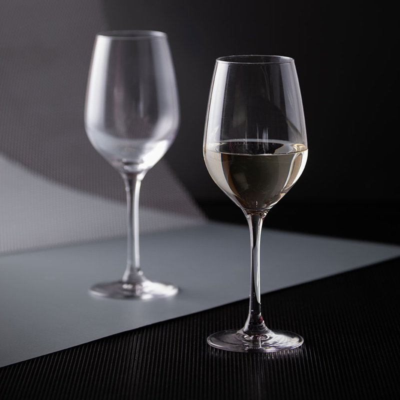 Wine & Bar White Wine Pair