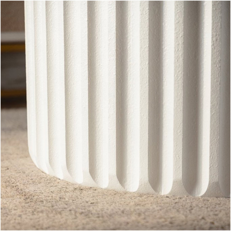 Ensemble de tables basses rondes festonnées blanches, Cream White