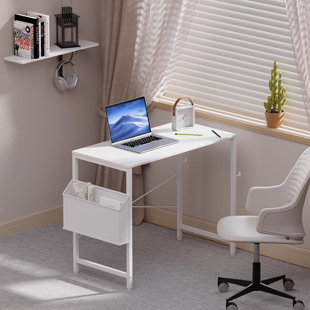 Bureau d'ordinateur 32 "blanc pour petits espaces - Table d'étude et d'écriture compacte avec sac de rangement pour bureau à domicile ou chambre à coucher
