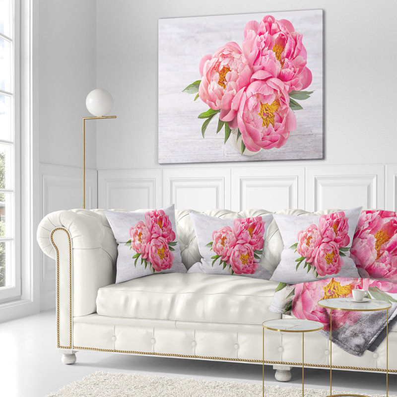 Fleurs de pivoines dans un vase - coussin à imprimé floral, 18 po x 18 po, Coussin décoratif, Blanc
