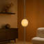 Pluton moderne Pluto avec lumière globe, luminaire sur pied contemporain minimaliste