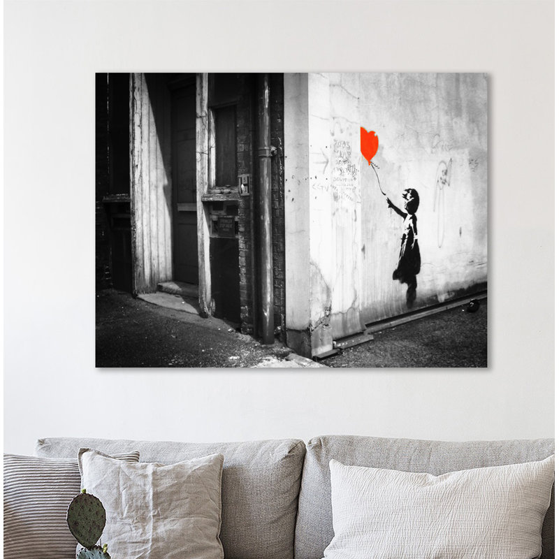 « balloon fille on wall », reproduction d’impression sur toile tendue, H 15 po x l 20 po x P 1,5 po