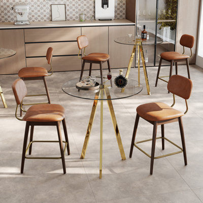Ensemble de 3/5 tables de bar rondes en verre avec des chaises de style champêtre