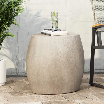 Table d'extérieur en béton léger - Conception ovale minimaliste pour la cour arrière, grise, l 25,24 po x P 17,66 po, H 19,87 po, prêt à déguster, sans assemblage requis