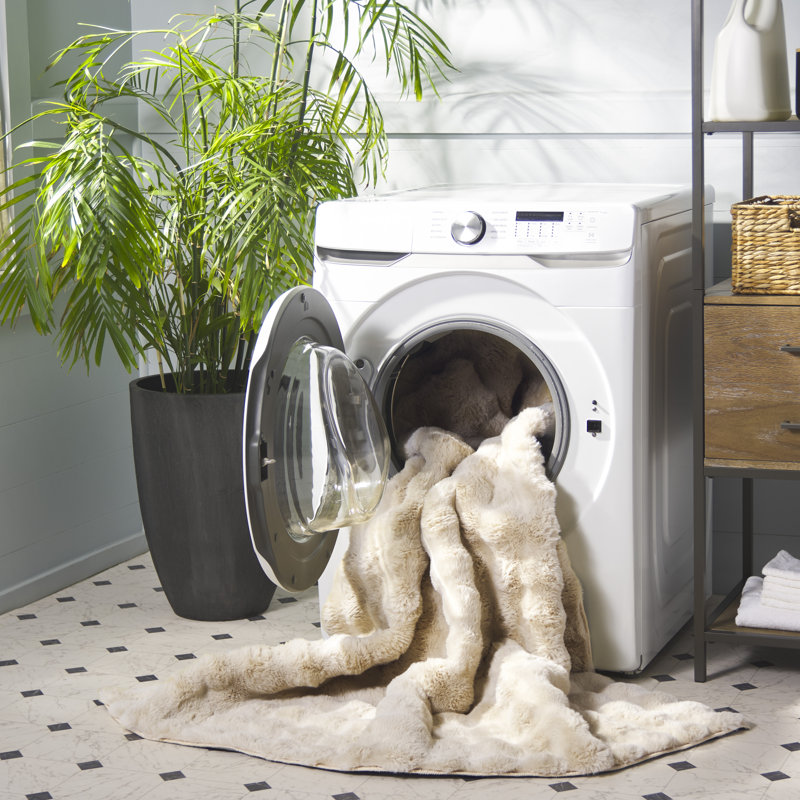 Faux Rabbit Bubble 100 Performance Machine Washable No Pattern Rug, Rectangle 5' x 7'